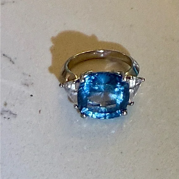 HP 🎉 Blue topaz ring size 5 - Picture 13 of 16